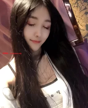 刚做没多久的以前是做销售的一个妹妹