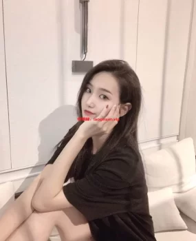 可爱温柔的小妹非常配合而且很听话